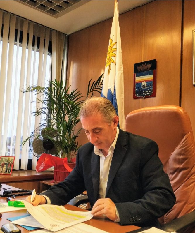 Diputado Elinger planteó a Directorio de OSE «dificultades con emisión de certificados para actuaciones notariales en transacciones inmobiliarias»