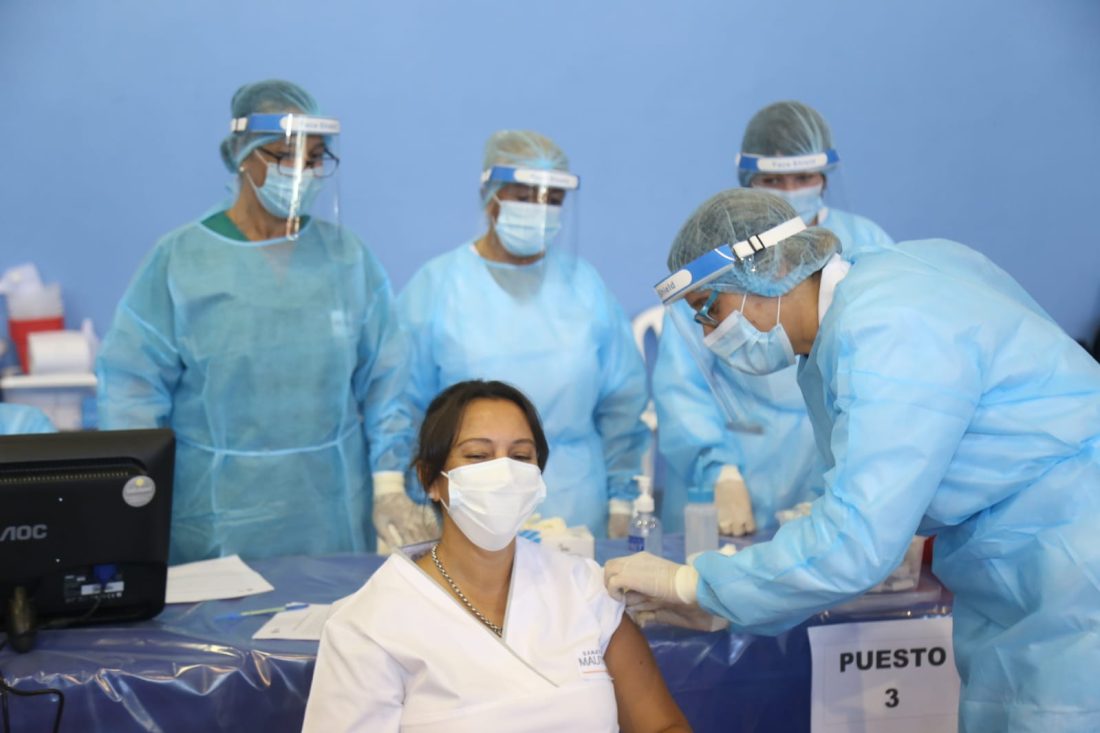 Una vacunadora fue la primera integrante de la salud de Maldonado en recibir la vacuna contra el coronavirus