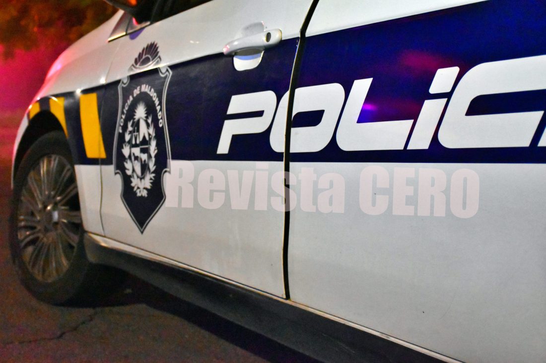 Rompieron la puerta de un supermercado en avenida Lussich y uno de los sospechosos fue formalizado