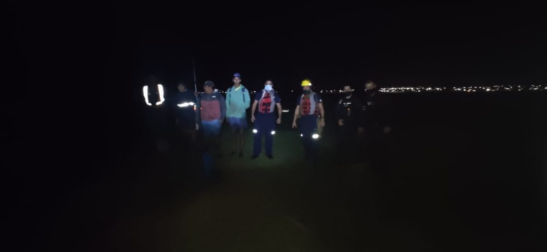 Bomberos de Maldonado lograron rescatar a cuatro jóvenes pescadores