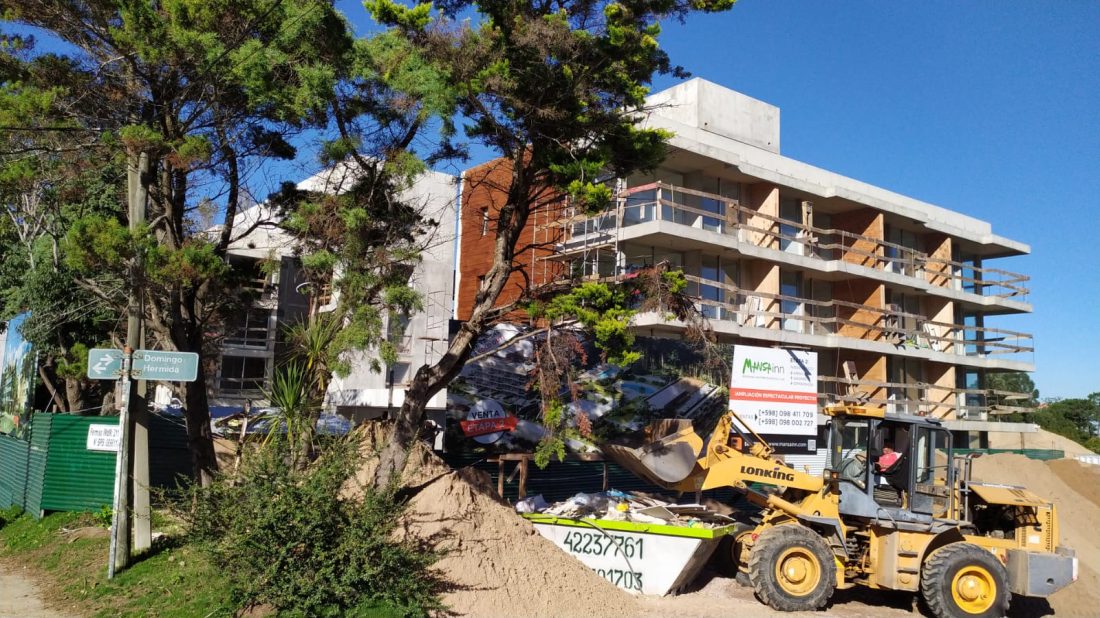 Paran una obra de construcción en Maldonado por casos de coronavirus