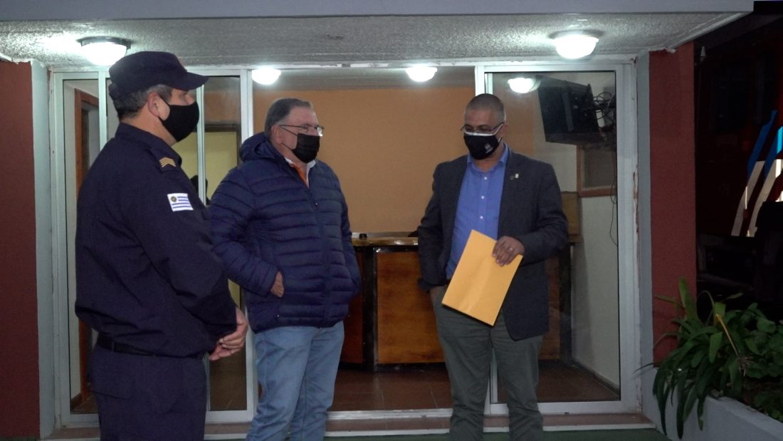 Junta dona mobiliario al destacamento de bomberos de Pan de Azúcar