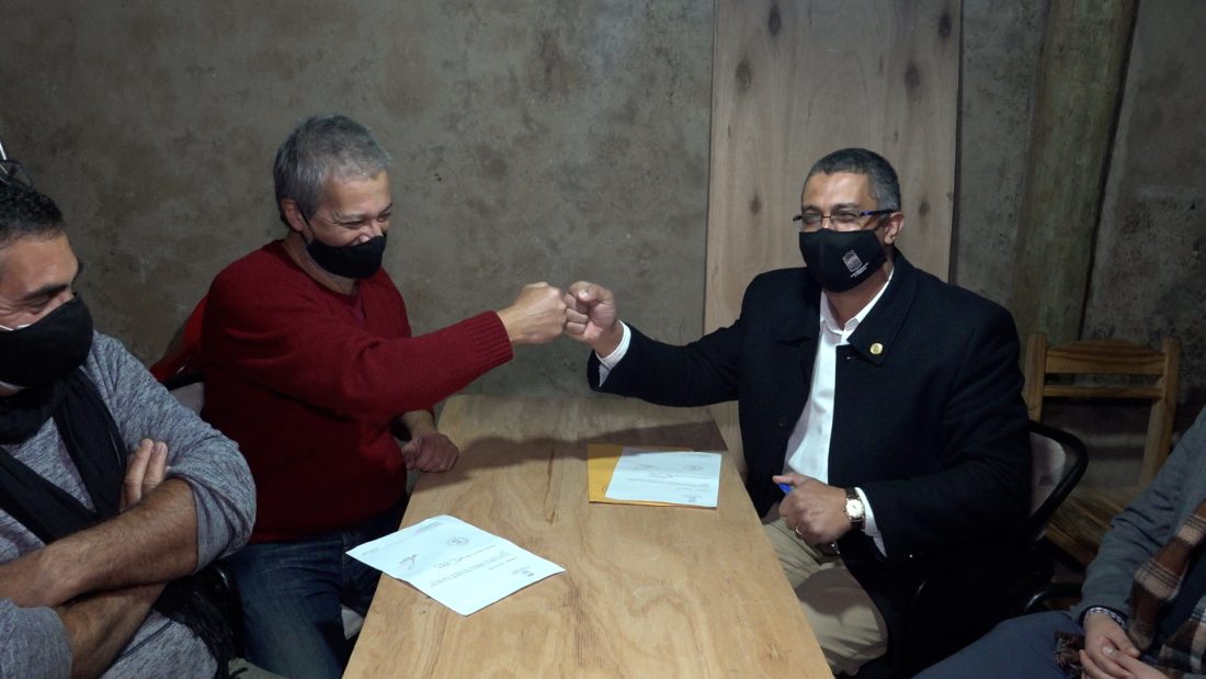 Junta donó sillas a la Asociación de Fomento y Turismo de Sauce de Portezuelo