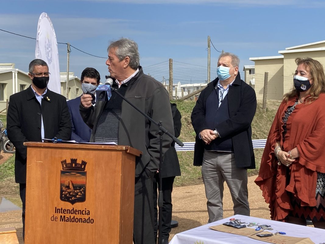 Entregaron viviendas en Cañada Aparicio