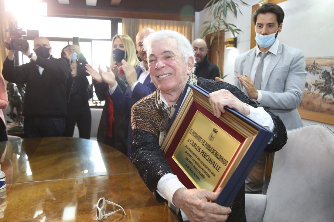 Carlos Perciavalle fue homenajeado por la Intendencia