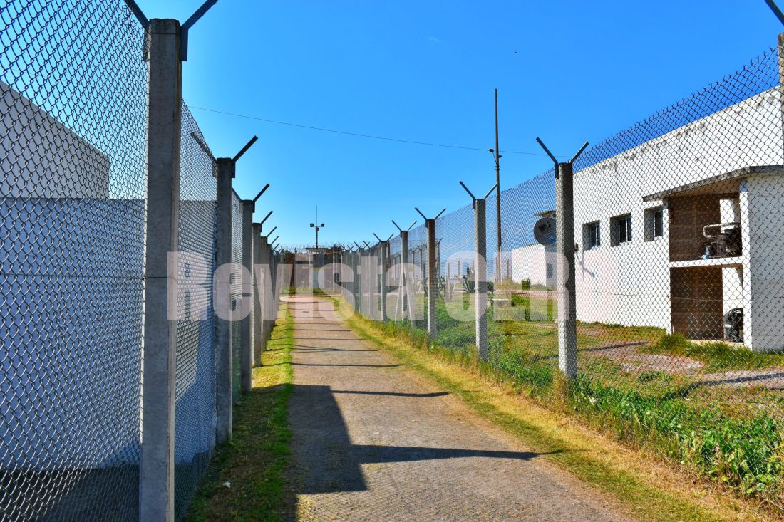 A un preso sus compañeros de celda no lo dejaban comer, lo golpeaban y amenazaban