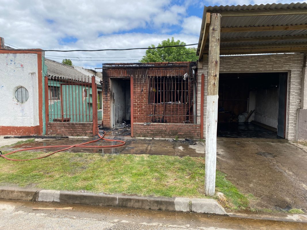 Importantes pérdidas causó un incendio en San Carlos