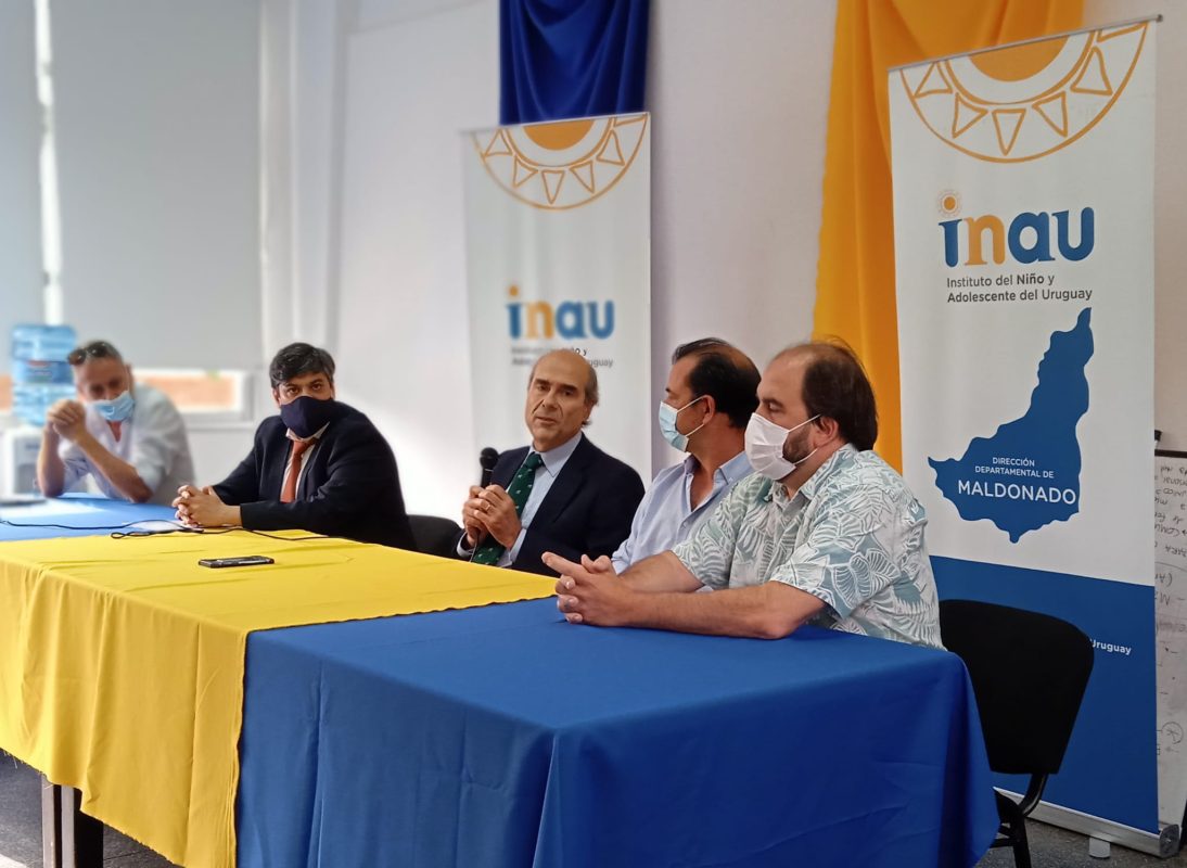 Firmaron acuerdo para vincular adolescentes del sistema de INAU Maldonado al circuito laboral