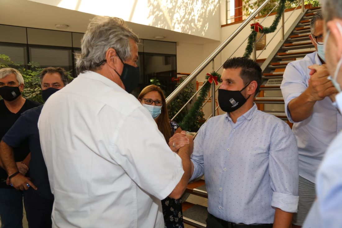 Antía entregó a la Junta el documento que permitirá realojar el barrio Kennedy