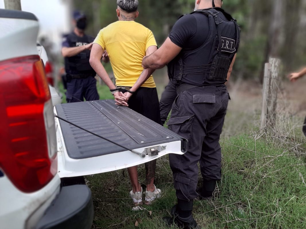 Nicolás Schiappacasse quedó como único detenido. El arma que le incautaron sería robada