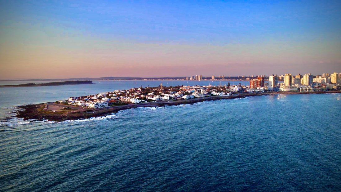 Menoni y Araujo se reúnen con empresarios del turismo en Punta del Este y visitan Cerro Pelado