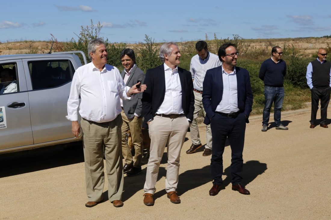 Realojo del Kennedy: el Intendente recorrió el asentamiento y se reunió con la CAF