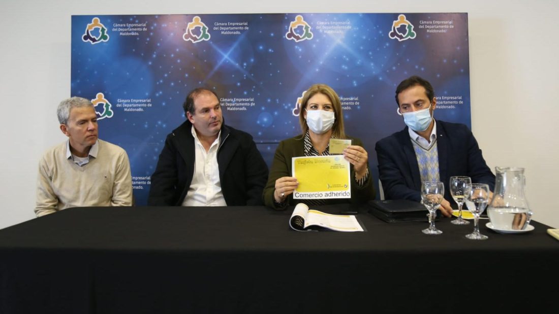 Presentaron la tarjeta dorada que ya tienen 800 personas en Maldonado