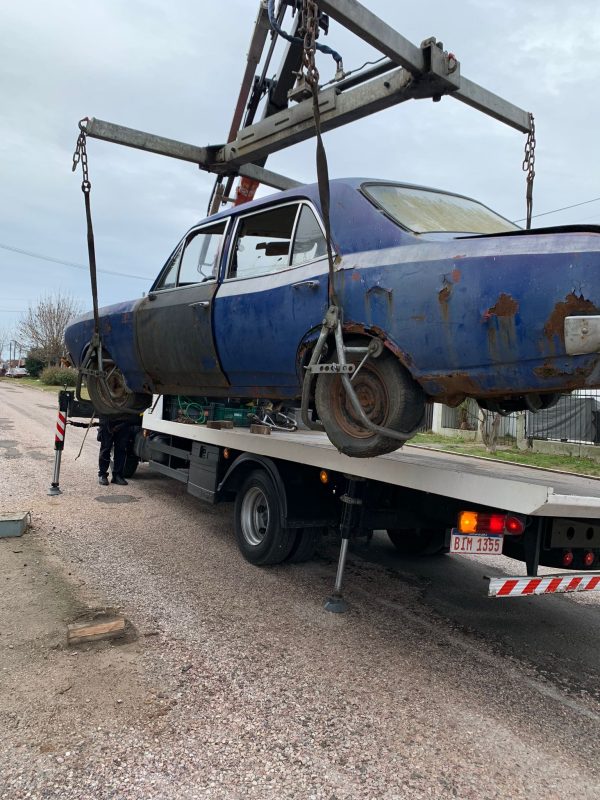 Municipio de San Carlos continúa retirando vehículos abandonados en la calle