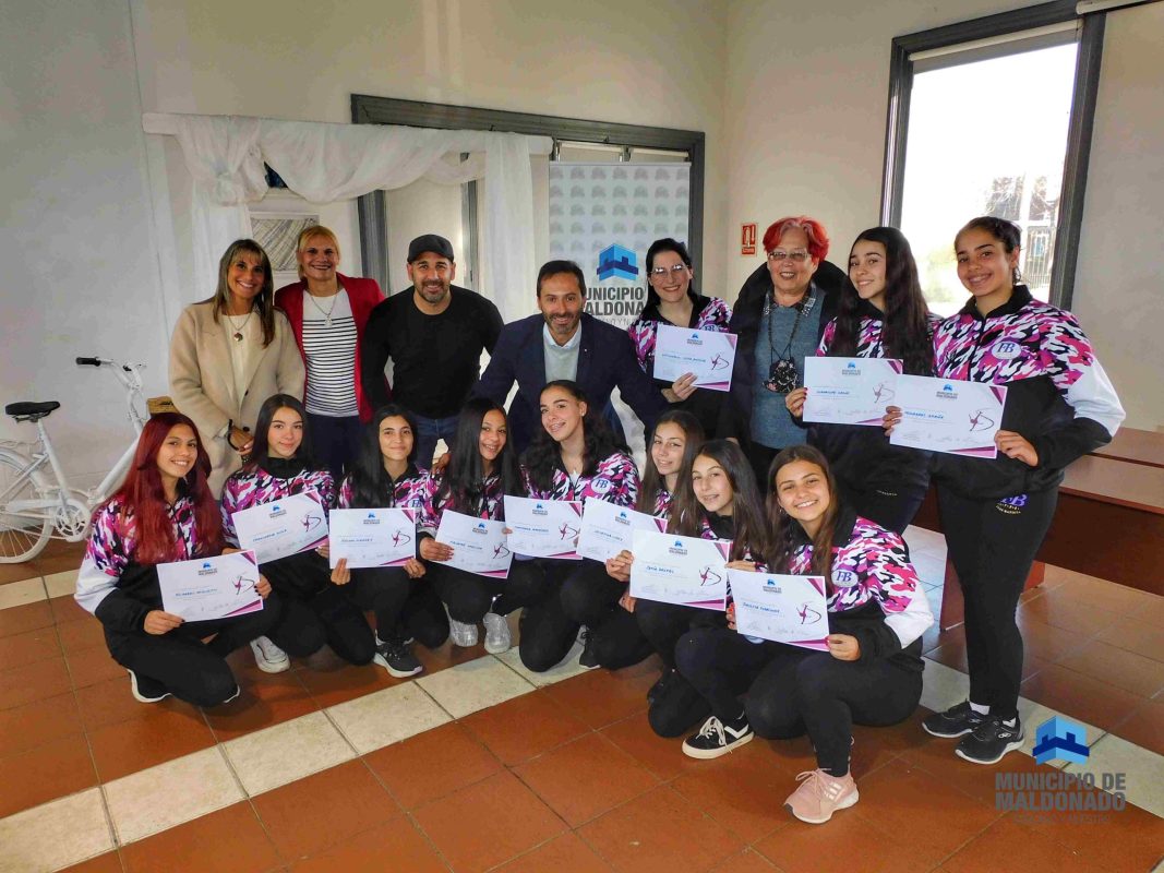 Reconocimiento a patinadoras fernandinas que participaron del Sudamericano en Argentina￼