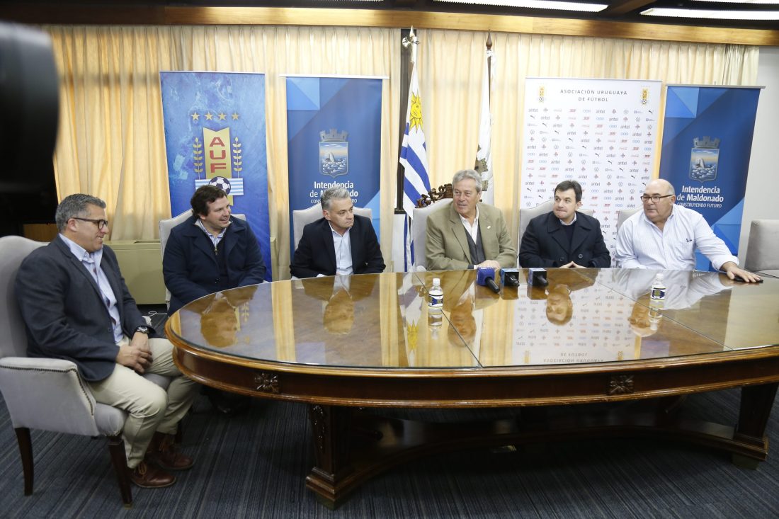 Campus pasará a tener iluminación de estadio FIFA y será inaugurada con un cuadrangular internacional