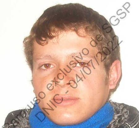 Lo atraparon llevando el carro de comidas que había robado