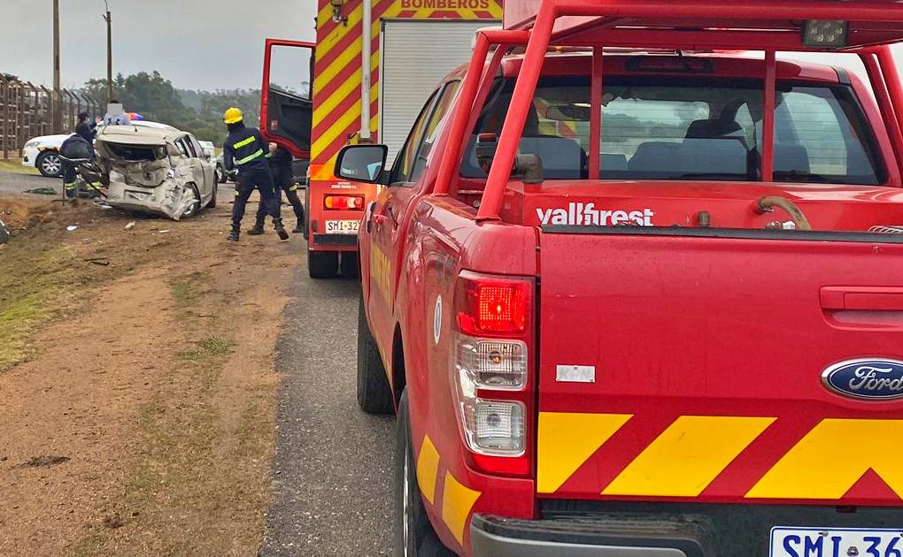 Un hombre resultó lesionado al despistarse con su auto