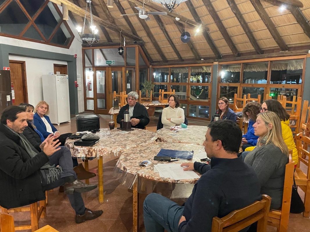 Vecinos de Las Grutas trasladaron al Municipio preocupaciones sobre saneamiento, tránsito y medio ambiente