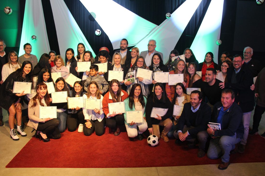 Entregaron certificados a las nuevas árbitras de fútbol de Maldonado