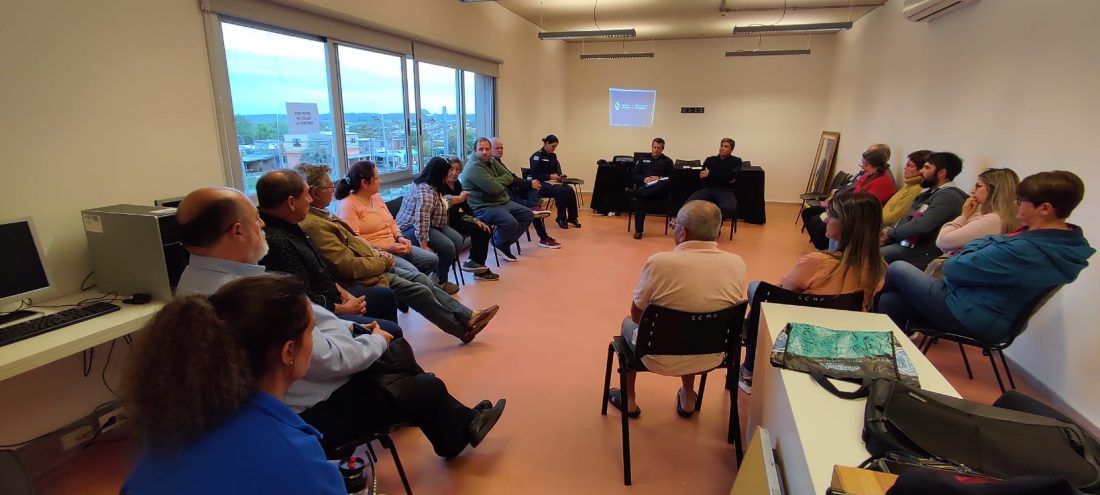Policía y Municipio se reunieron con vecinos de Maldonado Nuevo