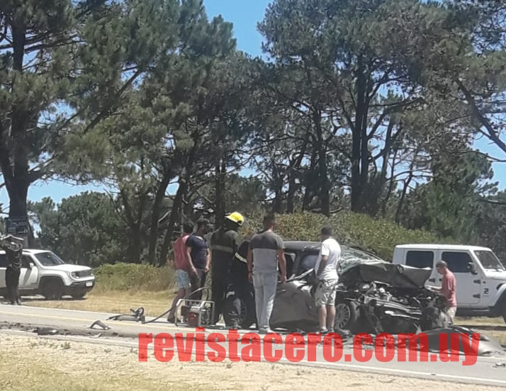 Dos personas fallecidas en un accidente en Ruta 104