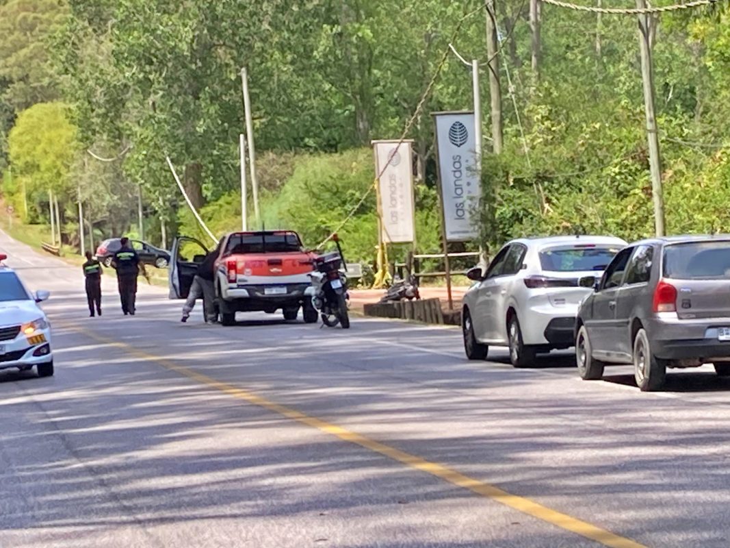 Cansada de ver muertos en accidentes frente a su negocio está dispuesta a dar parte de su predio para mejorar la seguridad