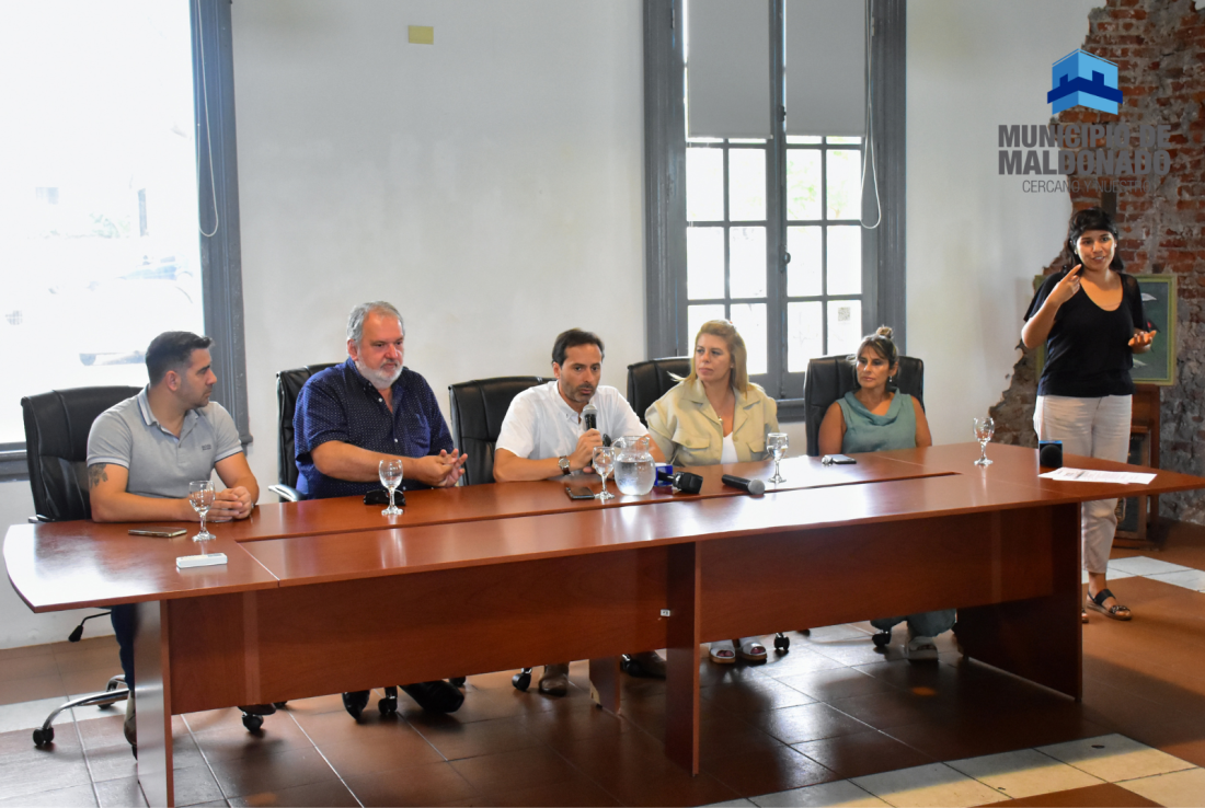 Lanzamiento del curso en Lengua de señas financiado por el Municipio de Maldonado