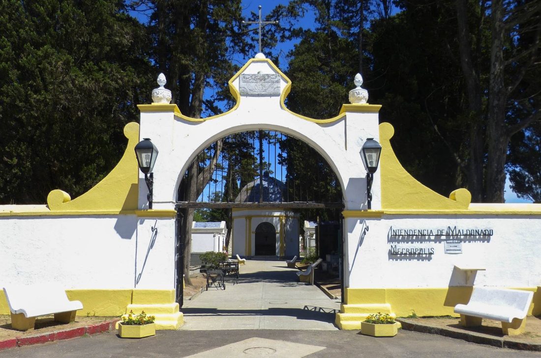 Comunicado para interesados en compra de nichos o urnarios en el Cementerio de Maldonado