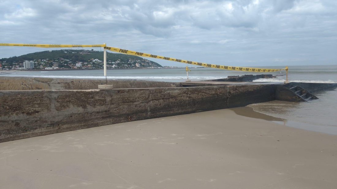 Detectaron contaminación por aguas servidas en playa de Piriápolis