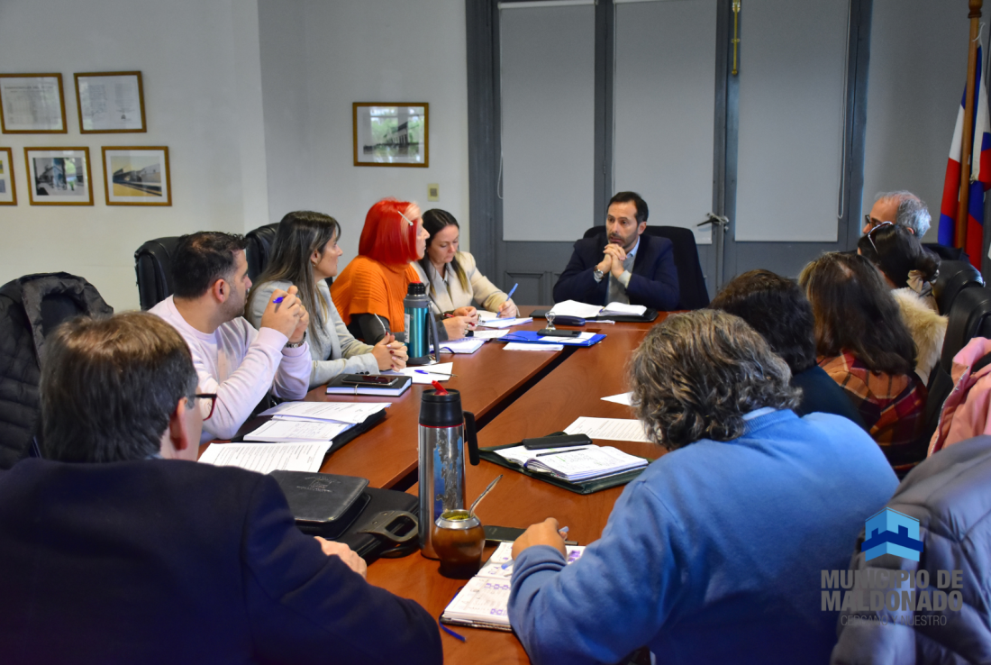 El concejo del municipio de Maldonado sesionó con la visita de la comisión de descentralización de la Junta Departamental