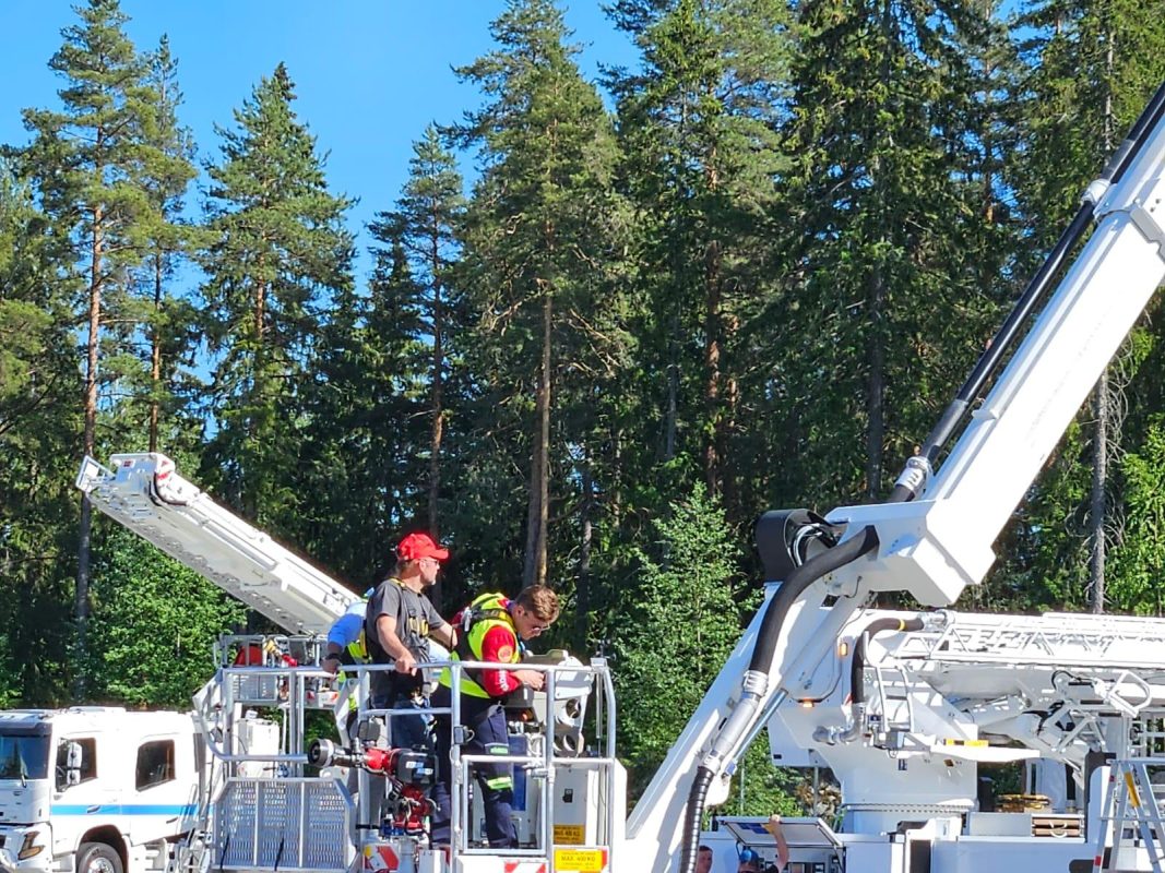 Este es el camión Bronto que llega a Maldonado a fin de mes
