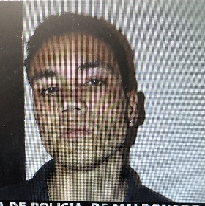 A la policía le llamó la atención que llevaran una garrafa en plena madrugada y terminó siendo un efecto de hurto