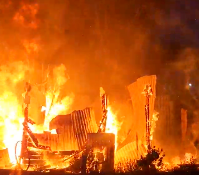 Colapsó una casa luego de un incendio en Balneario Buenos Aires