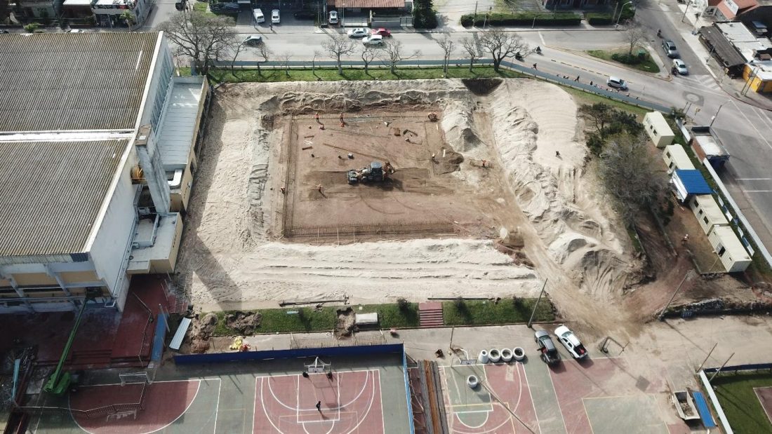 Avanza la construcción de la nueva piscina de 25 metros en el Campus