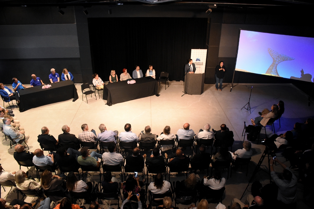 Multitudinaria rendición de cuentas del alcalde Rapetti que el Intendente Antia catalogo como “una clase de alta Política” 