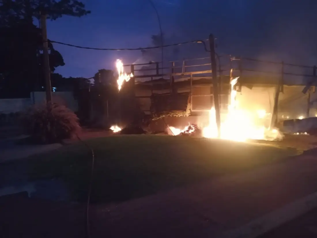 El Puestín de Cacho fue consumido por un incendio