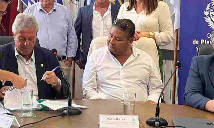 Intendente participó de la firma de convenios del Programa de Iniciativas para el Desarrollo Económico y Territorial