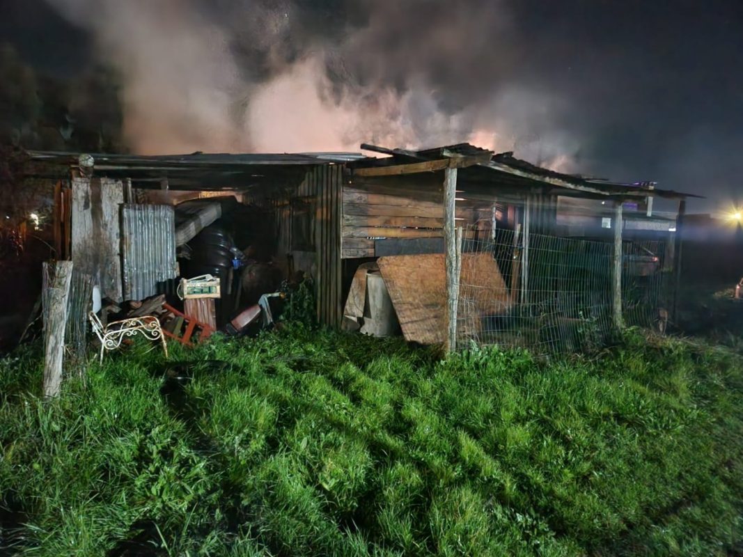 Esta madrugada se incendió una casa en San Carlos