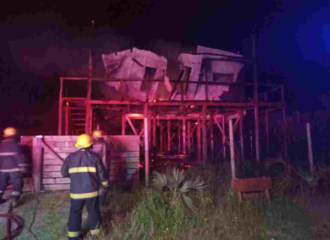 Pérdidas totales dejó un incendio en El Tesoro