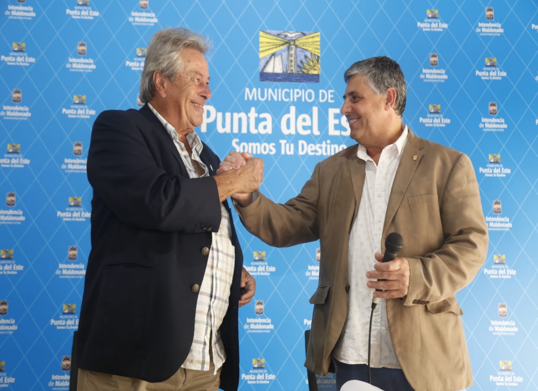 Javier Carballal se despidió del Municipio de Punta del Este resaltando la relevancia de escuchar a los vecinos, recibiendo elogios de Antía