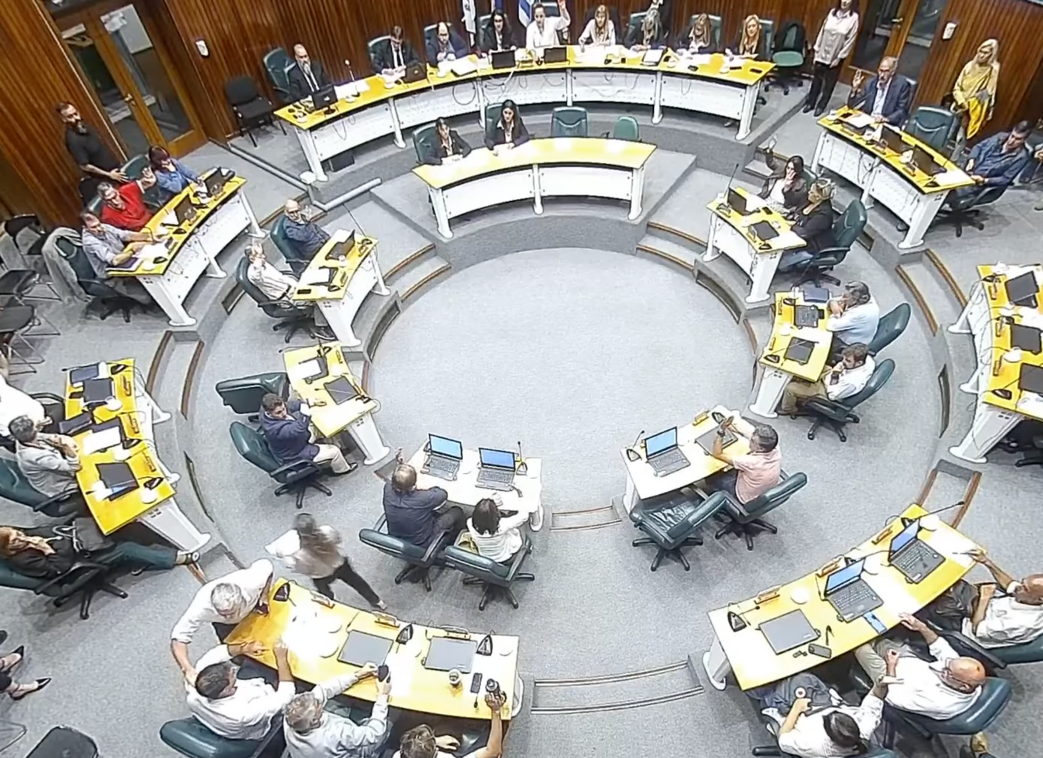 Edil del Frente Amplio protestó por falta de quorum y terminó agredido