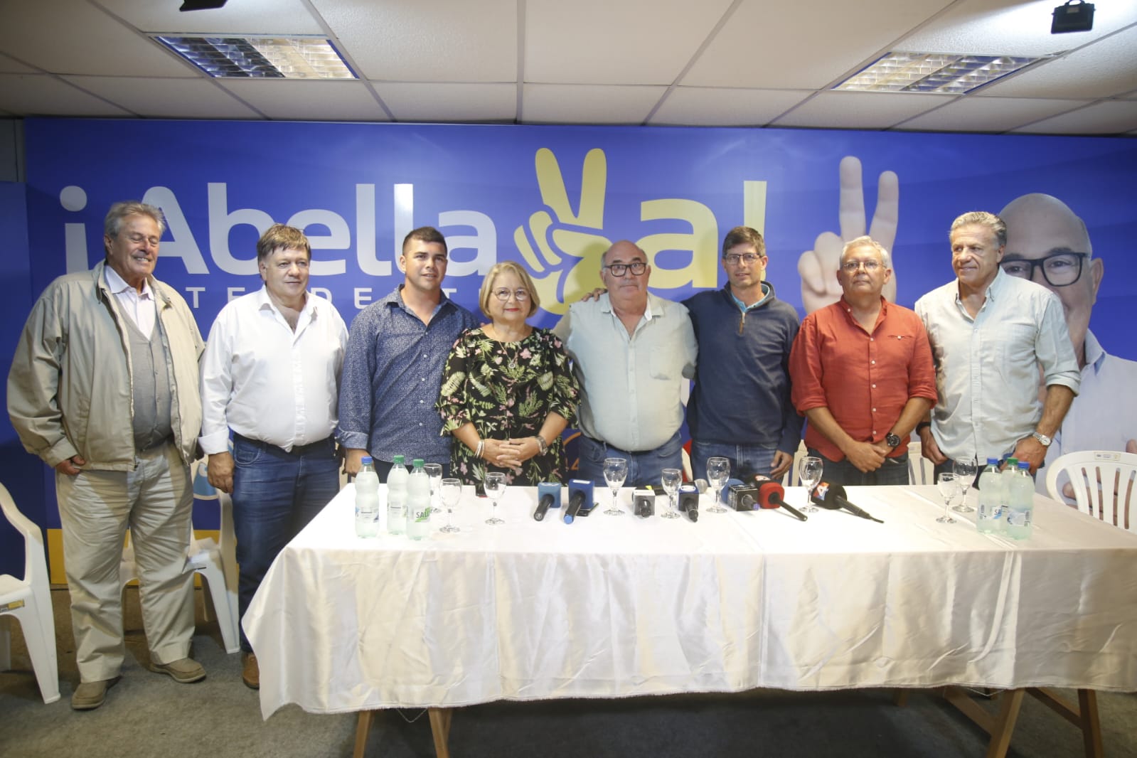 En clave coalición, Cabildo Abierto se sumó en apoyo a Abella