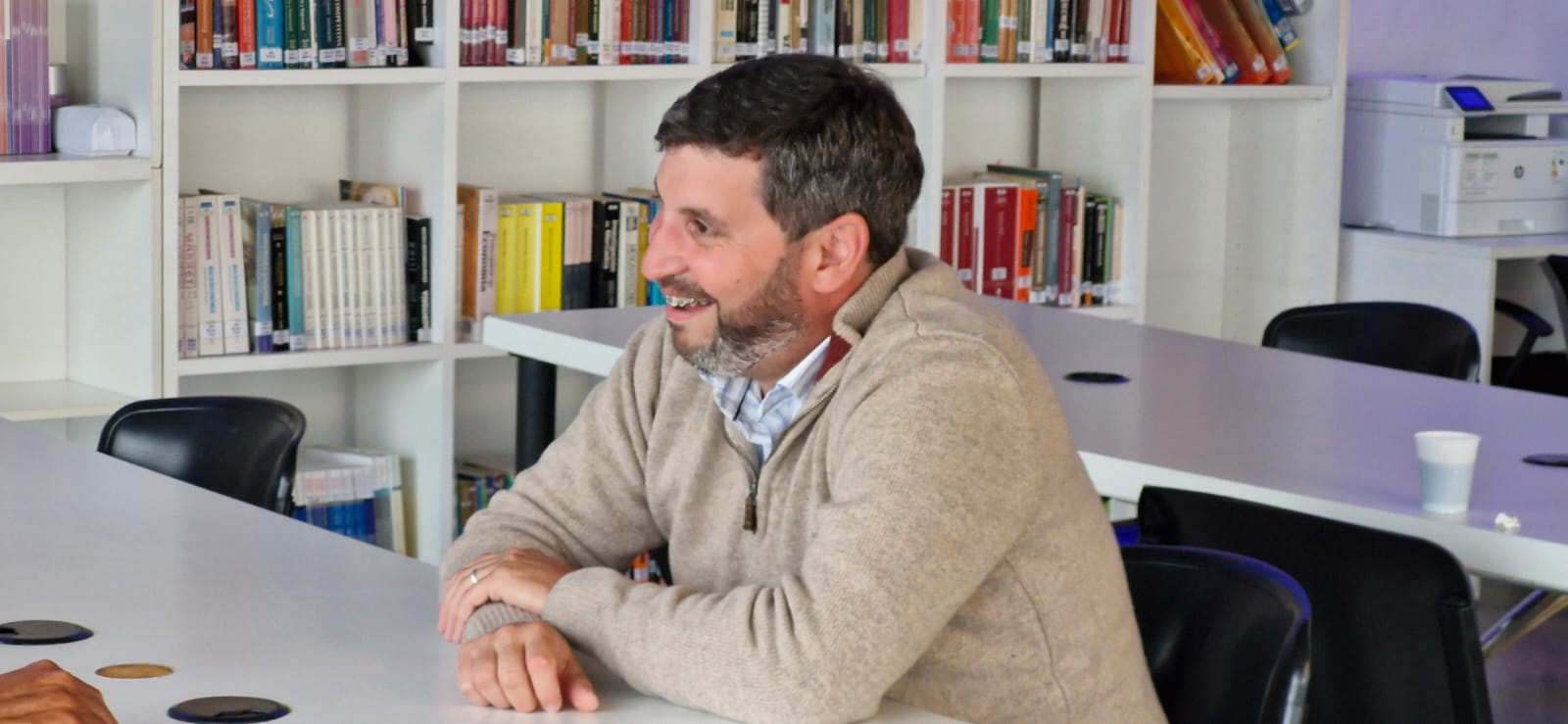 3000 becas gratuitas compromete la UDE si Tort es electo alcalde