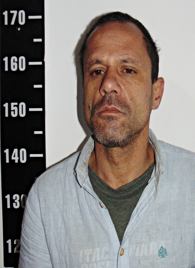 Lo atraparon tras intentar robar whisky en Punta del Este: tenía cuchillas y comida robada en bolsas