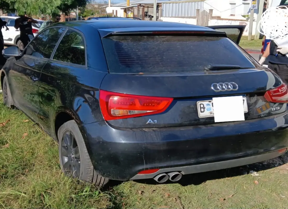 Un delincuente cubano y tres uruguayos integraban una red que clonaba autos robados para venderlos en Maldonado