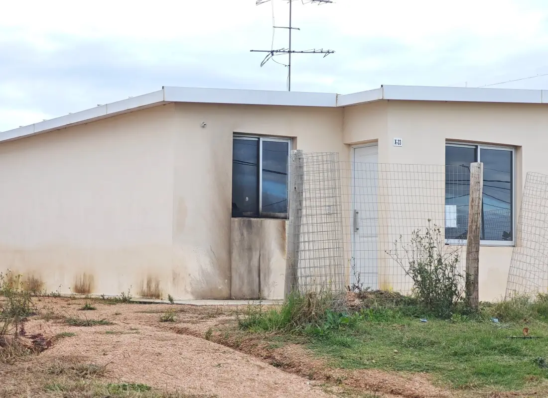 Investigan daños en vivienda destinada a policías comunitarios en el realojo del barrio Kennedy