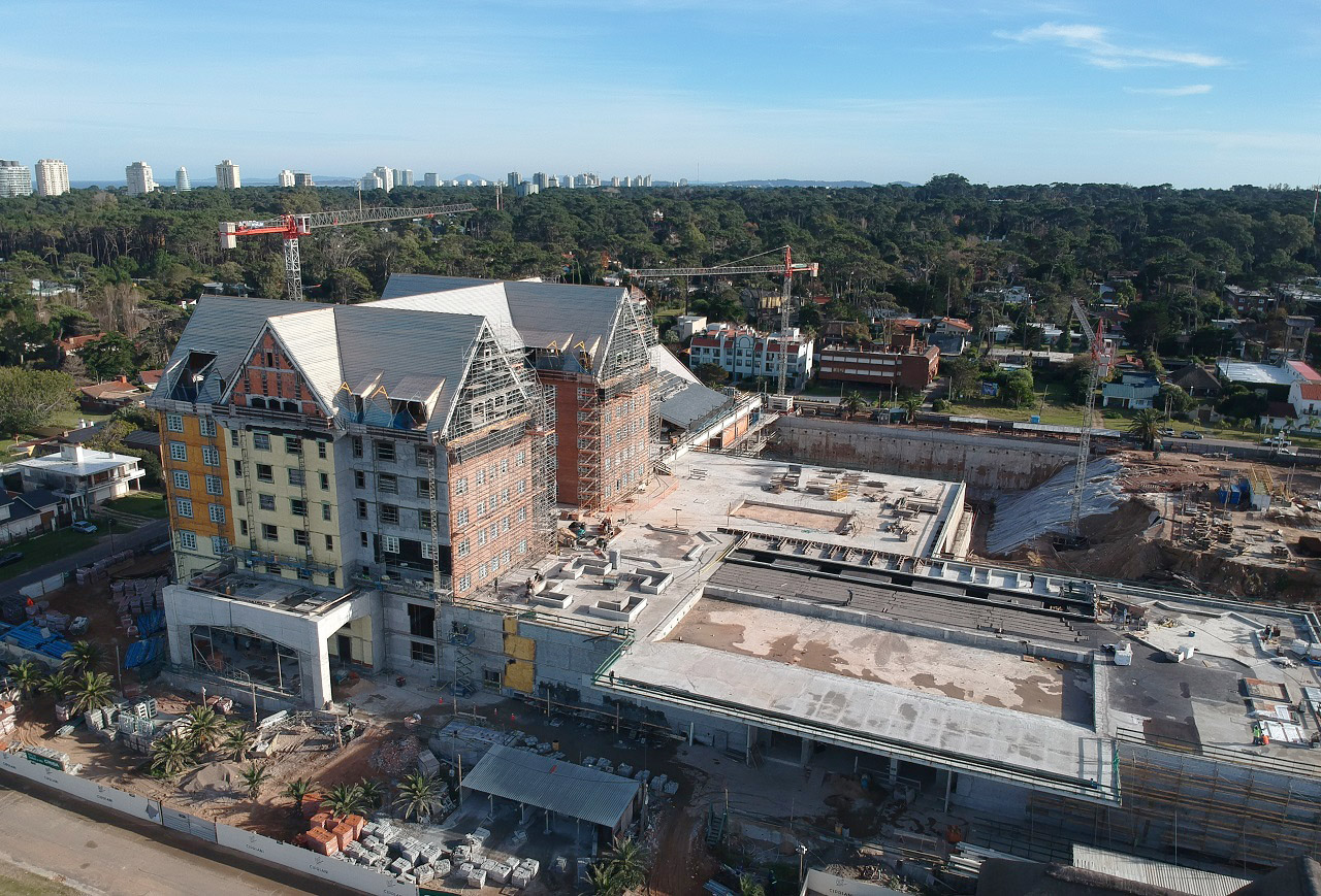 El megaproyecto Cipriani redefine el perfil de Punta del Este y prevé su apertura en 2026