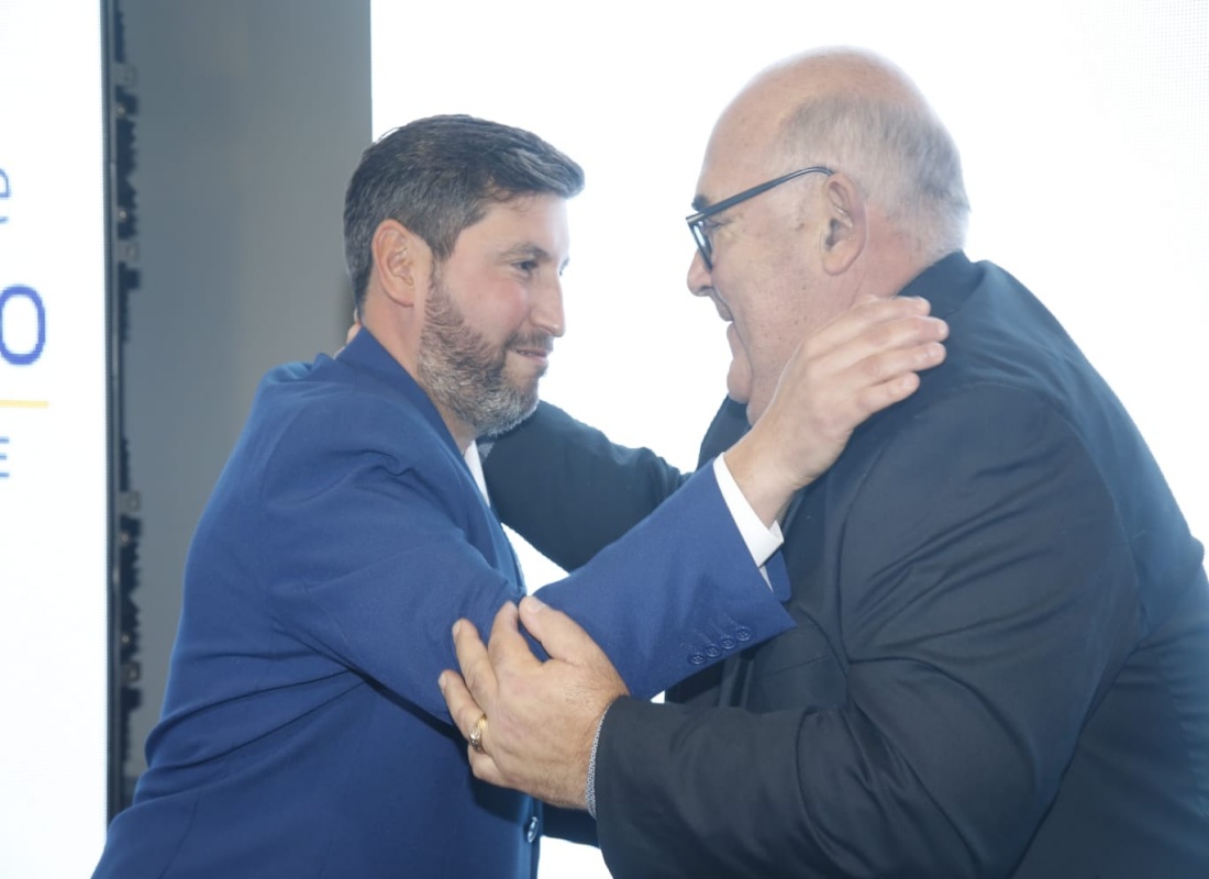 Asumió Tort y adelantó cumplimiento de compromiso: becas, salud mental, emprendedores, tercera edad y obra pública