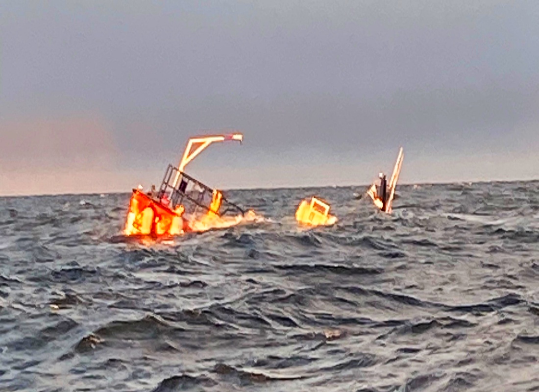 Naufragio frente a Punta Colorada: embarcación “Clara S” se hunde y sus tripulantes son rescatados por pescadores